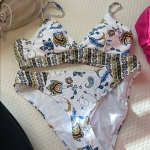 Cupshe White and Blue Floral Bikini